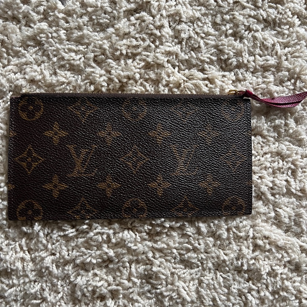 Louis Vuitton Pocket